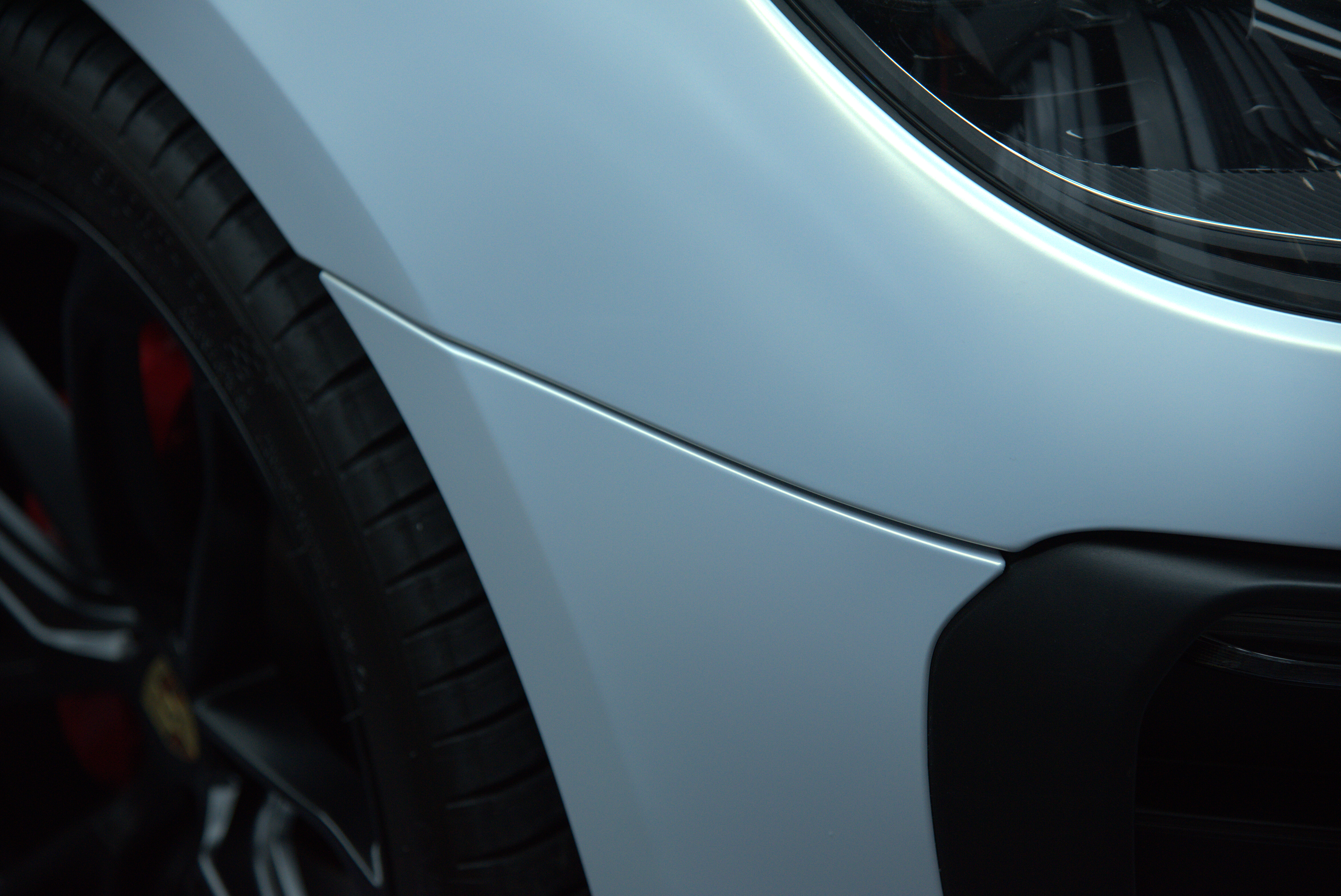 Porsche Macan 全車消光白